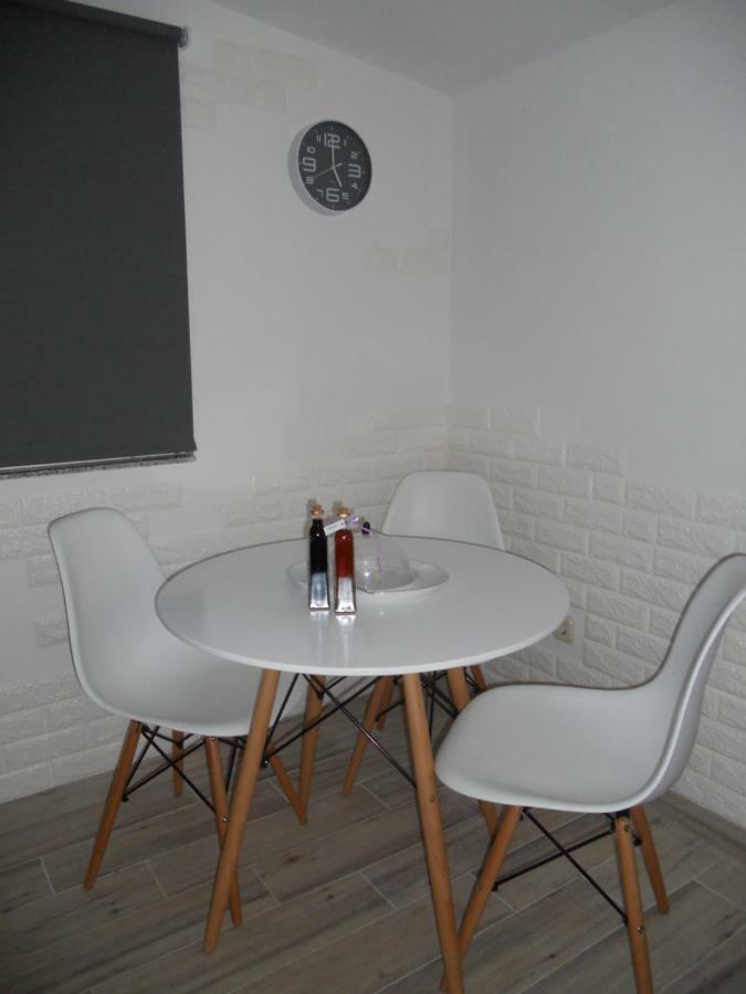 שיבניק Apartment Guste מראה חיצוני תמונה